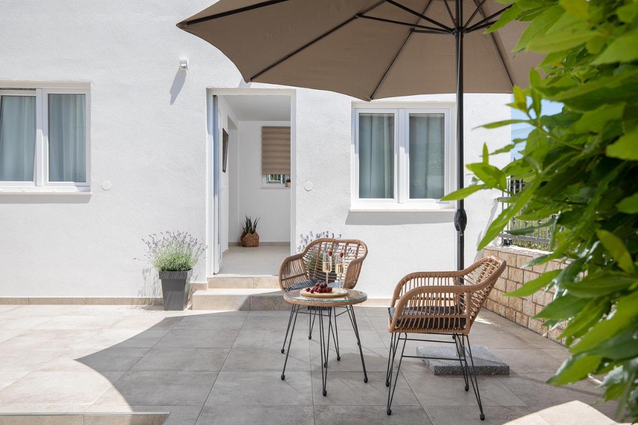 Apartments And Rooms Jakic Medulin Exterior photo